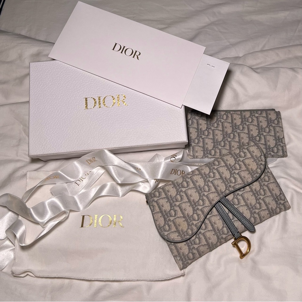 Authentic Dior wallet on chain